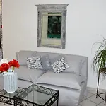 فندق Albizzia 3*